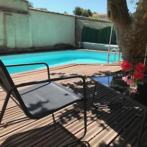 Climatisée Avec Sdb Privée Dans Avec Piscine Privée , Marseille France